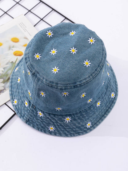 Little Daisy Embroidered Fisherman Hat for Women in Spring and Summer Fashion Versatile Sunshade and Sunscreen Show Small Face