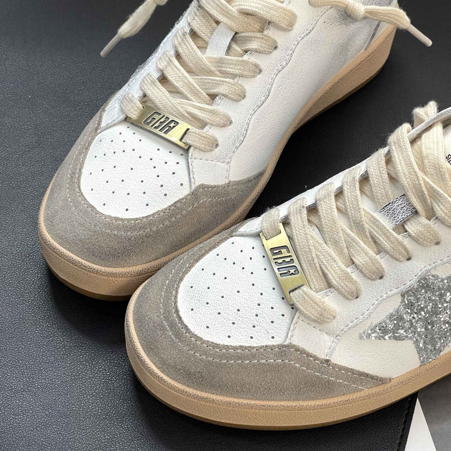Sapatilhas de Couro Casual de Porco com Estrela Patchwork Cores Esfregadas Estilo Colegial Feminino Branco Antigo