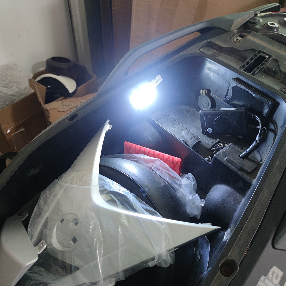 Luz Moto para Forza 350 300 SH 150 PCX LEAD 110 Piaggio Medley NMAX 150 125 TMAX Almofada de Assento Balde de Armazenamento Mini Luz LED USB