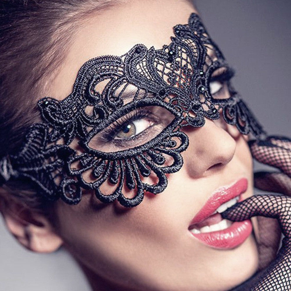 1Pc Halloween Makeup Ball Costume Party Ladies Lace Mask Half Face Cloak Mask