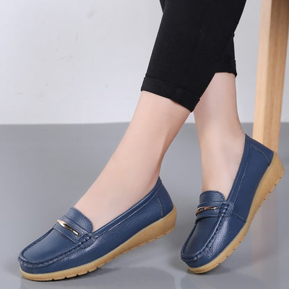 2025 New Genuine Leather Shoes Woman Slip On Women Flats Moccasins Women's Loafers Spring Autumn Mother Shoe Big Size 35-44