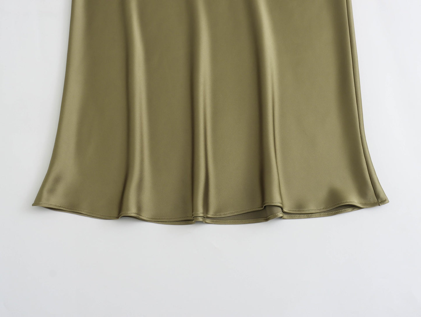 XNWMNZ Women's Fashion 2023 Flowing Satin Midi Skirt Women Vintage Elastic High