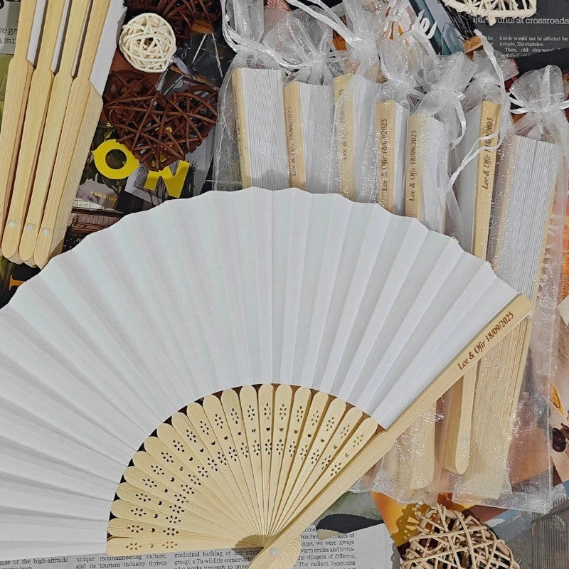 Personalized white paper Hand Fans with organza bag Custom Engraved Wedding Fans Party Favor Bridal Shower Accessory Guest Gifts