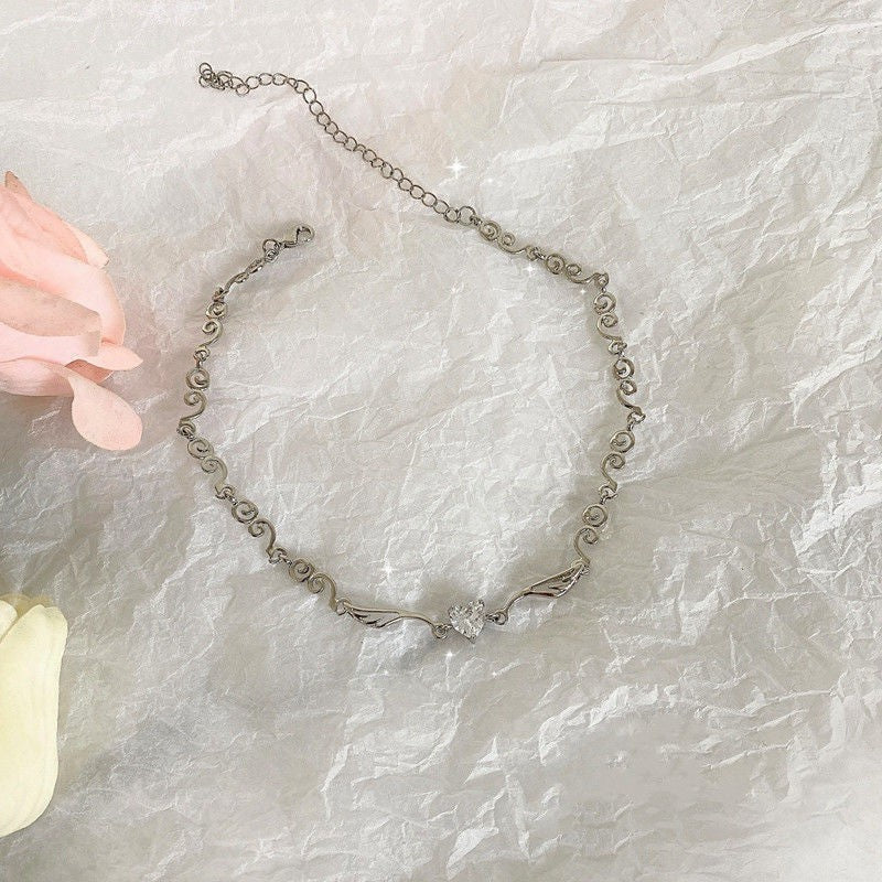 Colares com Pingente em Forma de Coração e Asas de Anjo Cor Prata Zircônia Cúbica 5A Estilo Minimalista Corrente na Clavícula Joias Femininas e para Meninas