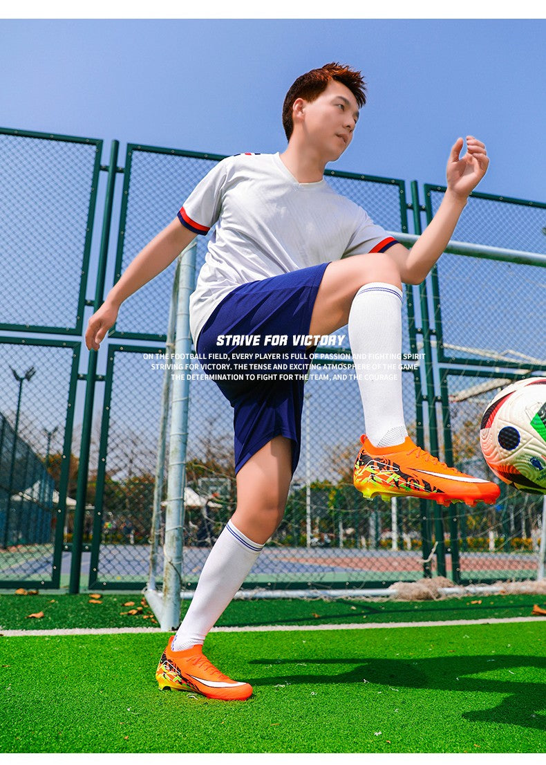 New Men Football Boots Training Long Spikes Soccer Shoes Sneakers Original  Drop Shipping Futsal Cleats Match Ultralight Indoor