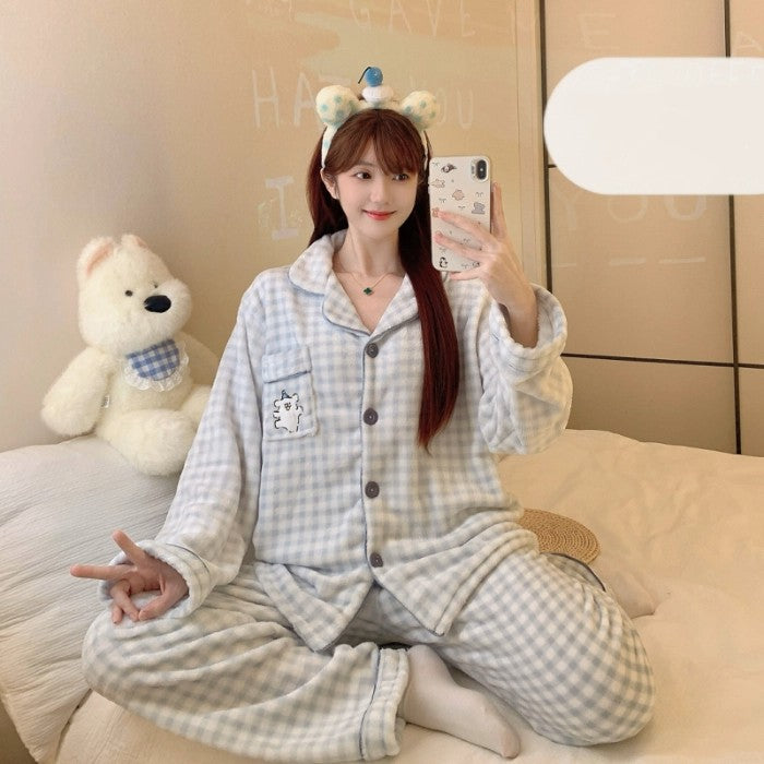 Autumn Winter New Pajamas Lapel Neck Long Sleeve Colourful Dot Print Warm Sleepwear Thick Casual Pajamas Coral Fleece Two-Piece