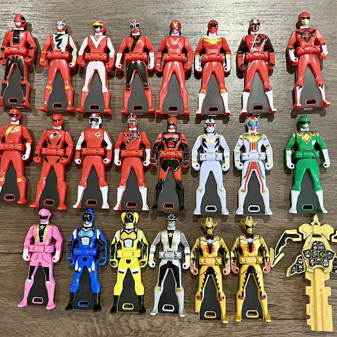 Bandai Autêntico Kaizoku Sentai Gokaiger Me Ranger Key 35 Crimson Key Set Pb Limitado - Brinquedos de Presente de Aniversário Não Novos