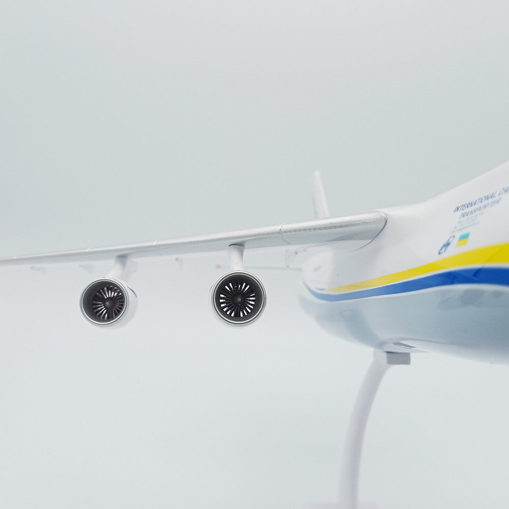 Modelo de Aeronave de Transporte Antonov AN-225 em Escala 1/200 Brinquedos de Aviação Jogos de Miniatura de Plástico e Metal