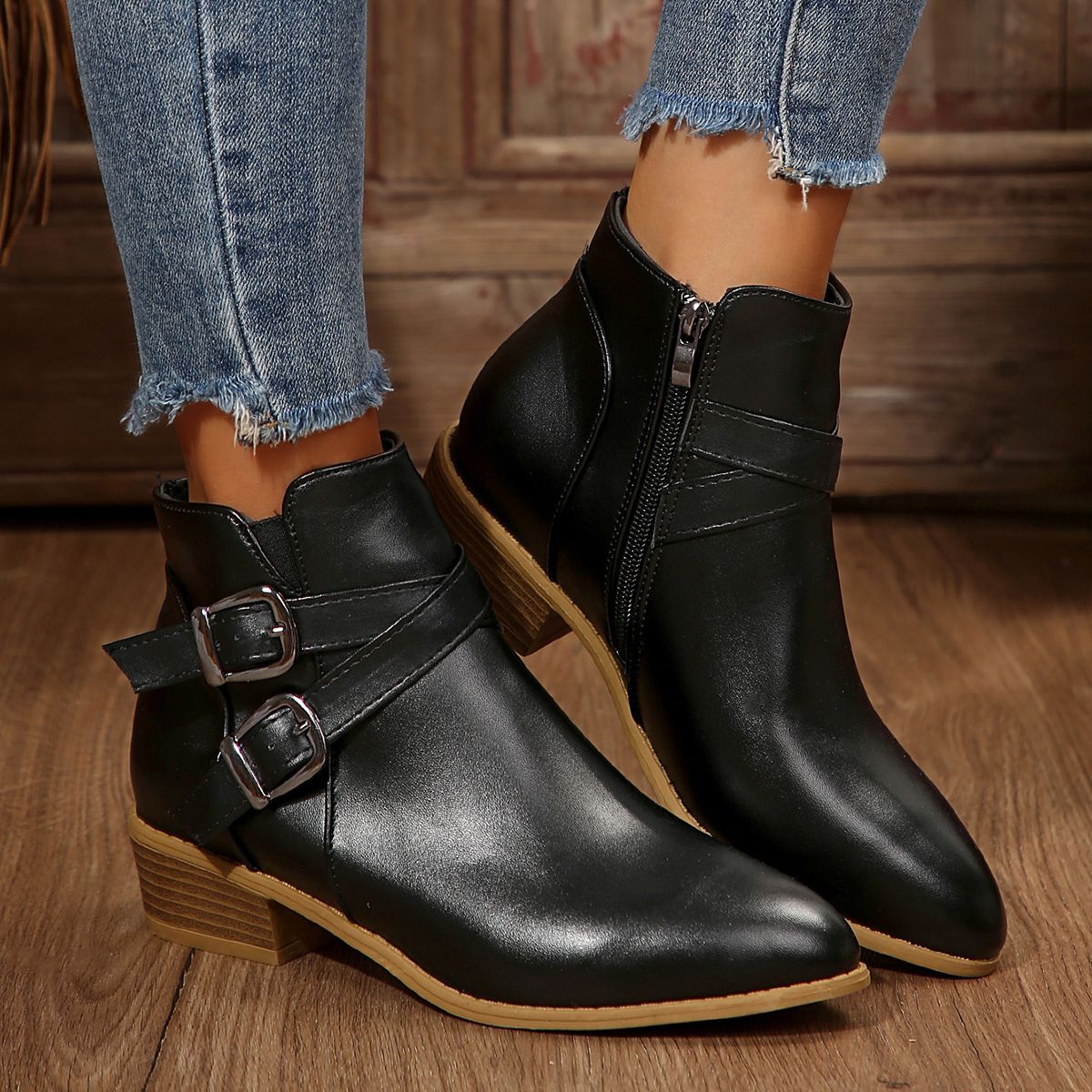 New Autumn Women's Leather Boots Belt Buckle Outdoor Footwear Fashion Pointed High Boot Casual Comfortable Women's Shoes