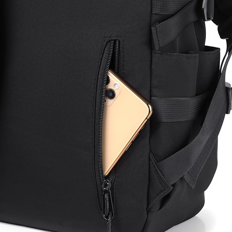 Simple solid color backpack,  travel backpack, plenty of storage space, very suitable for commuting, school, work and going out.