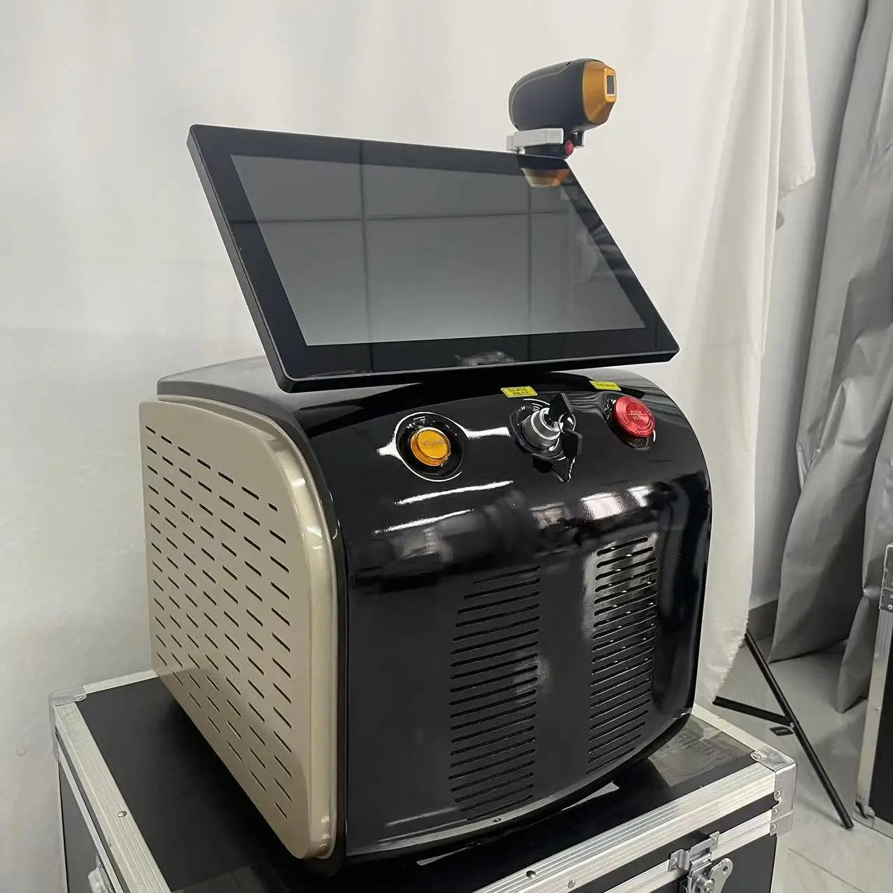 Portable 808 755nm Body Hair Laser Hair Removal Machine 3-Wave IPL Professional Diode Ice Titanium Permanent Painless