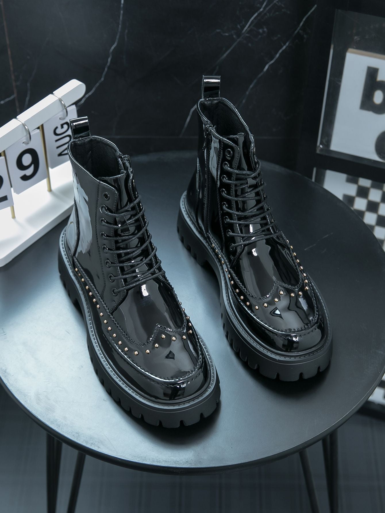 Fashion Rivet Designer Men Boots Motorcycle Pointed Toe Luxury Middle Ankle Short Leather Boots Men Punk Business Dress Shoes