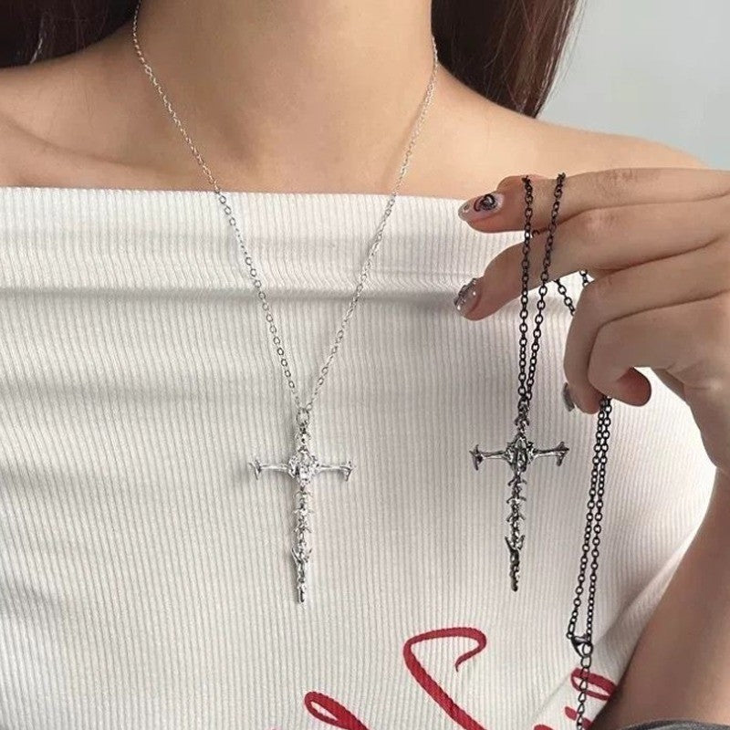 Colar com Pingente de Cruz de Crânio Hip Hop Retrô para Homens e Mulheres Colares com Pingente de Cruz de Osso Estilo Gótico Clássico Escuro