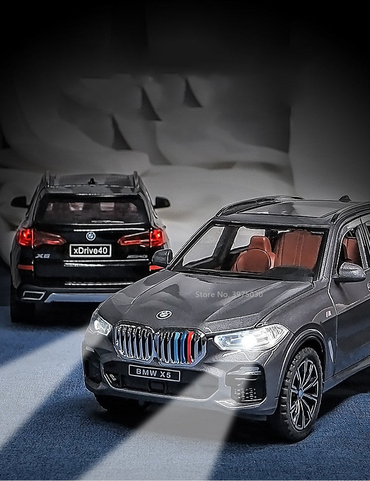 1:24 BMW X5 Modelos Carros em Miniatura SUV 6 Portas Abertas Veículos Pneus de Borracha com Luz de Som Carro Brinquedos Educacionais Infantis