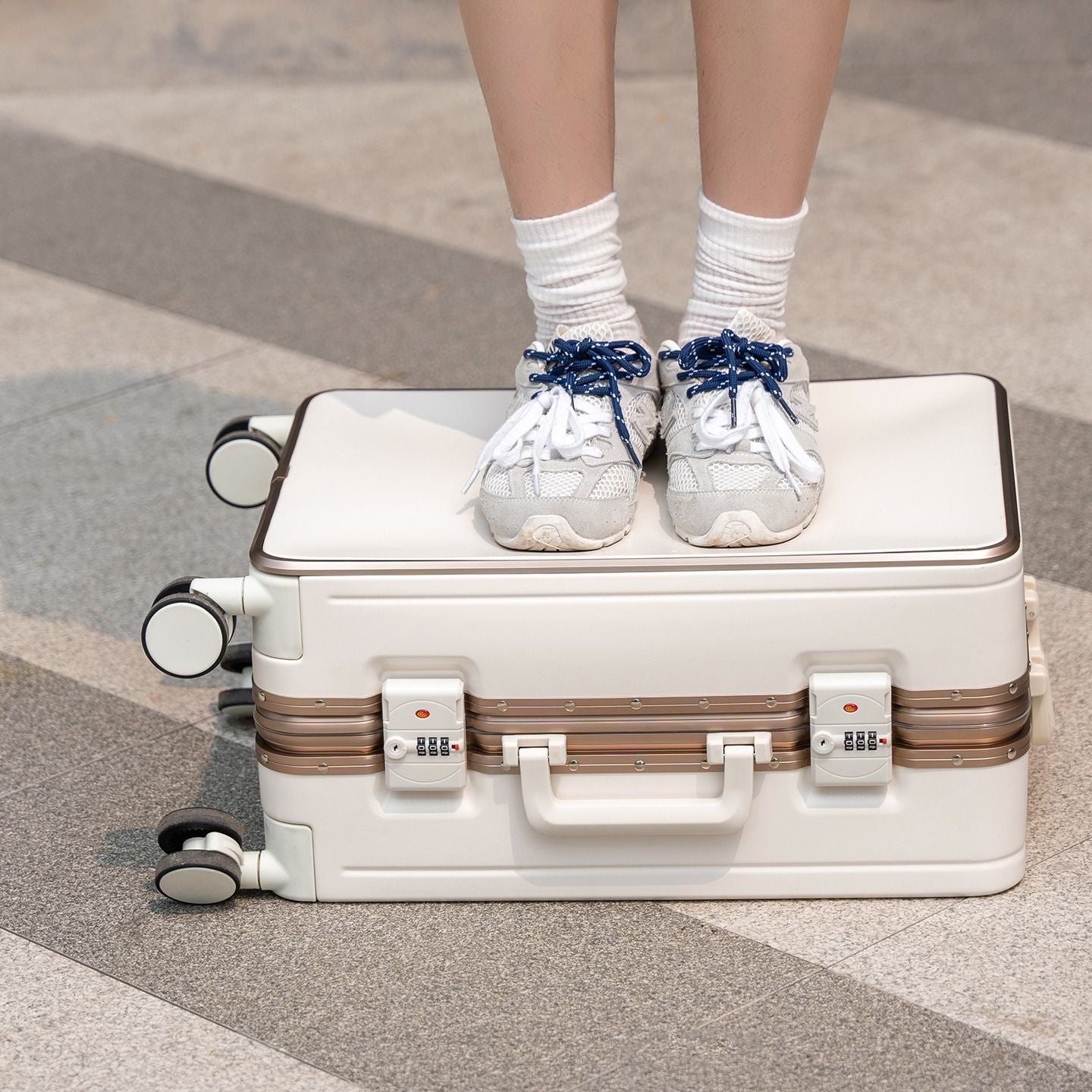 Nova Mala de Alta Qualidade 20" de Bordo para Viagem Trolley Bag Estrutura de Alumínio Atualizada com Trava Bagagem de Rodinhas Material ABS+PC