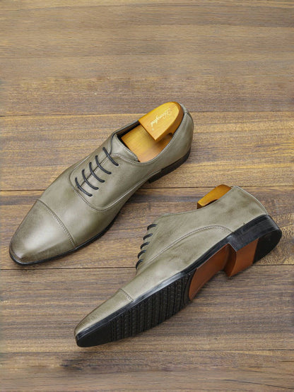 Fashionable Oxford gentlemen's formal men's shoes, comfortable social men's shoes
