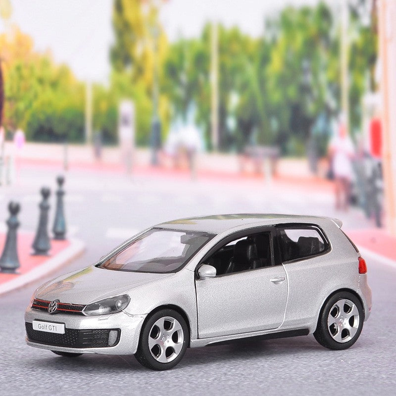 1:36 Volkswagen Golf 6 GTI Carro de Brinquedo Miniatura de Metal SUV Com Função de Recuo Portas Que Abrem Coleção Educacional Presente Infantil