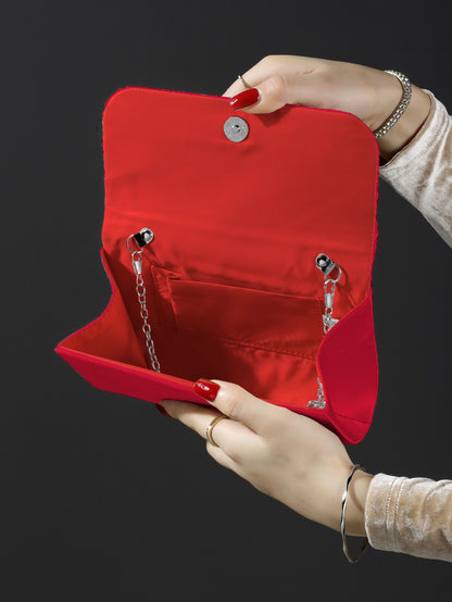 Classic fashion girl party girl chain clutch, light luxury romantic simple mini handbag and chain shoulder crossbody bag.