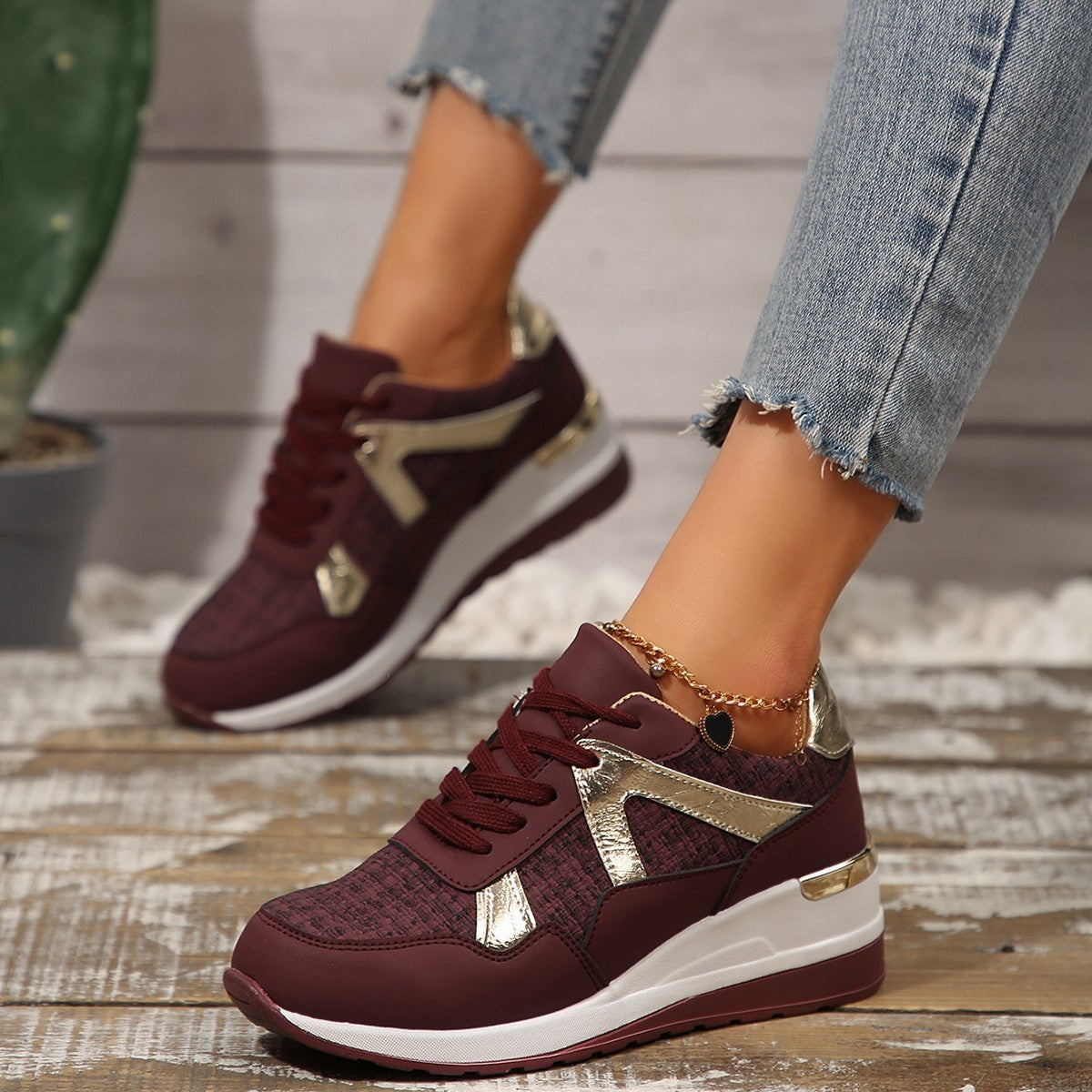 New Big Size Women Sneakers Breathable Lace-up Casual Sneakers Outdoor Lightweight Shoes Women Walking Anti-slip Platform Shoes