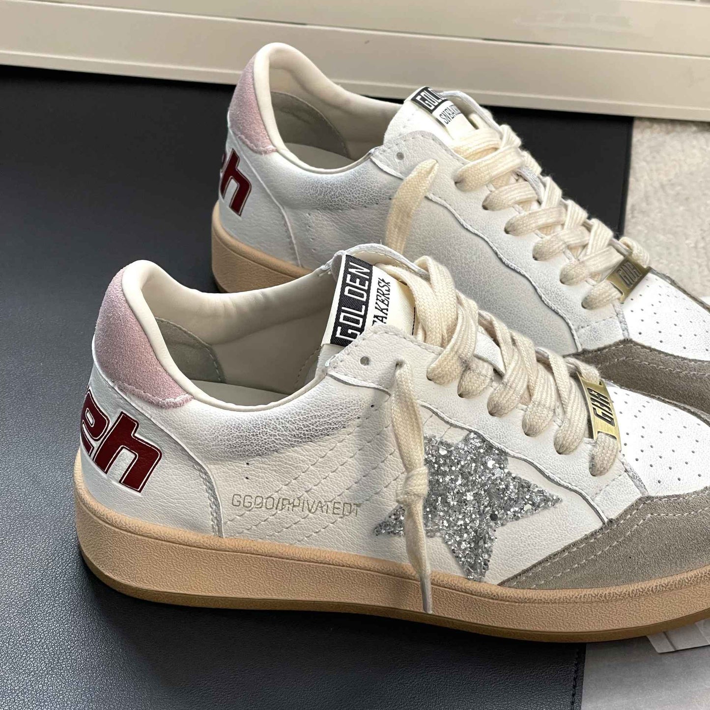Sapatilhas de Couro Casual de Porco com Estrela Patchwork Cores Esfregadas Estilo Colegial Feminino Branco Antigo