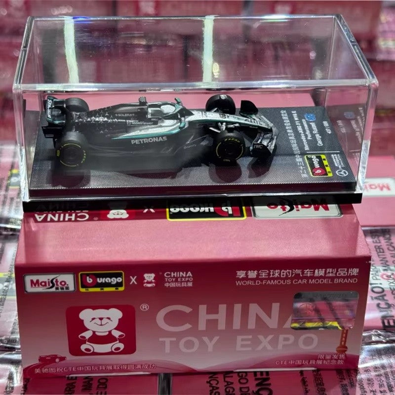 Novidade em Estoque Bburago 1:64 Série F1 2025 Ferrari SF25 Miniatura Liga 2025 Edição CTE Caixa Acrílica Modelo de Carro Brinquedos F1 Presente Infantil