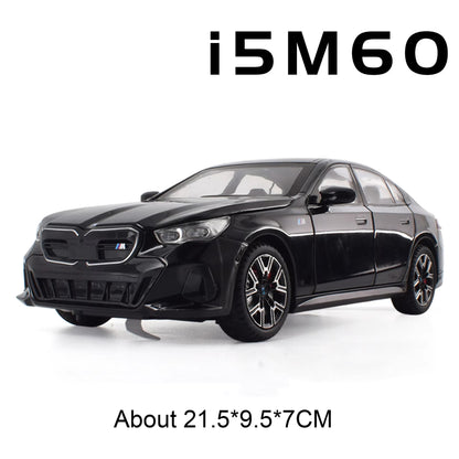 1:24 O 7 760Li Modelo I5 M60 Carro de Liga Fundida Brinquedos 6 Portas Abertas Luz Sonora Puxar para Trás Veículos Miniatura Presentes de Aniversário para Menino