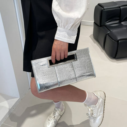 Women Crocodile Pattern PU Leather Clutch Purse Metal Grip Handle Tote Handbag Trendy Evening Bags Chic Black Envelope Party Bag