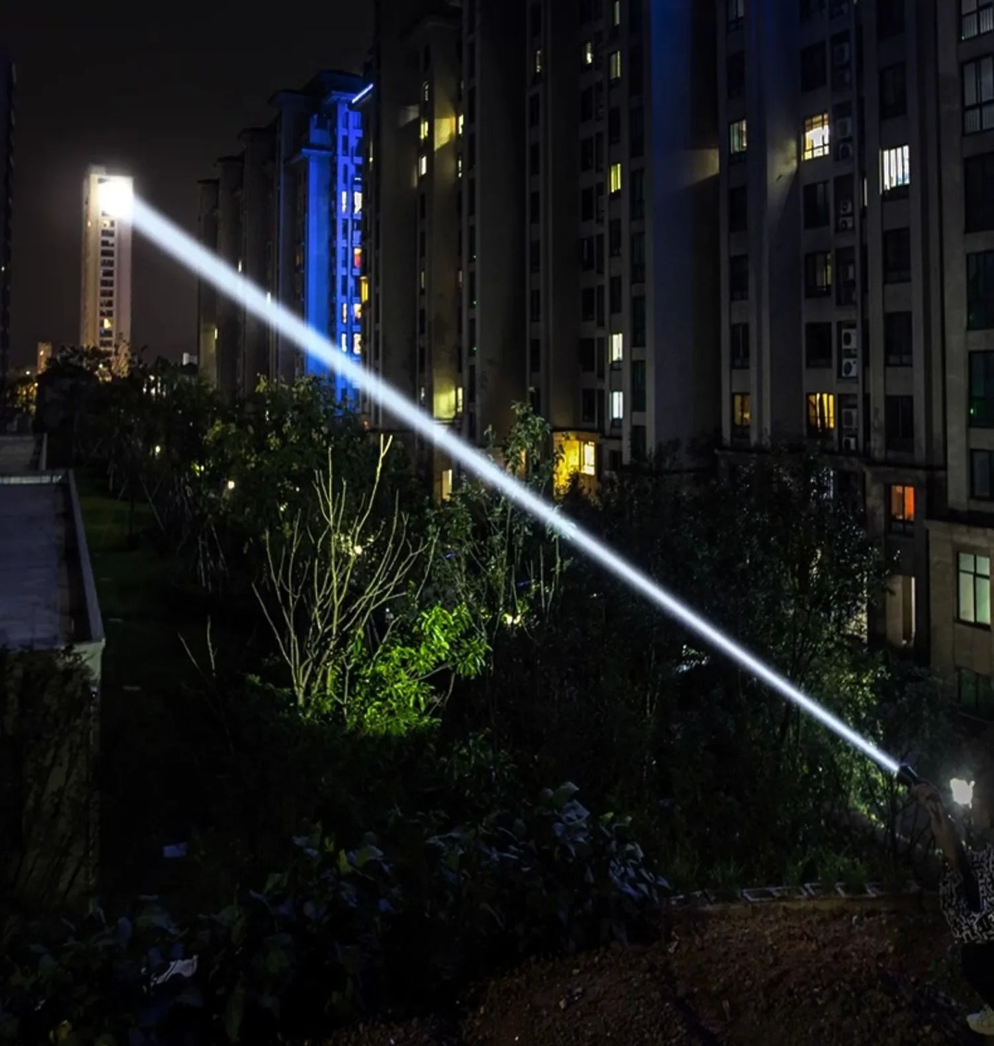 Super Bright Flashlight 10000000LM Torch High Power LED Flashlights Zoomable Lantern Rechargeable Lamp Magnet Tactical Lantern