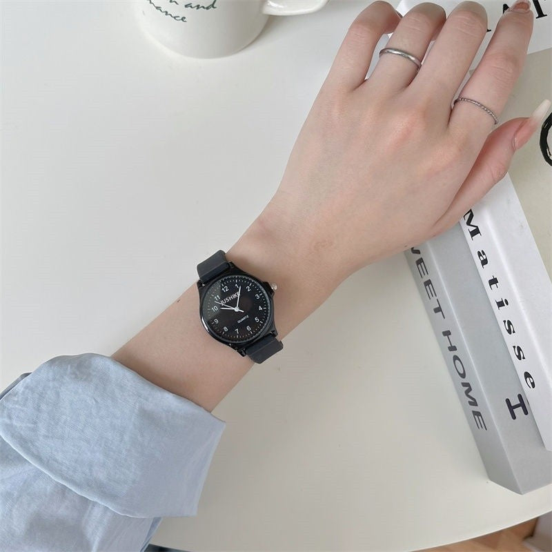 Fashion Silicone Strap Wristwatch Multi-color Student Quartz Watch Casual Adjustable Quartz Clock
