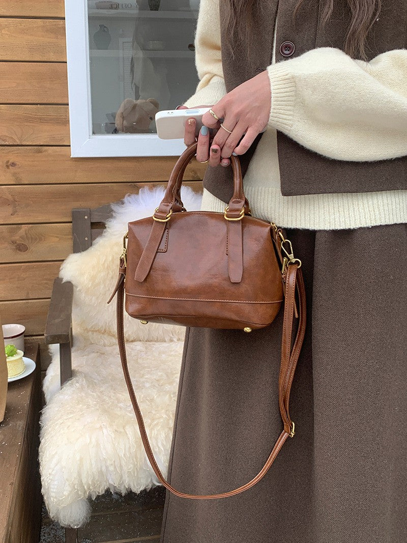 2025 new retro crossbody bag, shoulder bag, pillow bag, bowling bag, fashionable casual business daily commuting women's bag