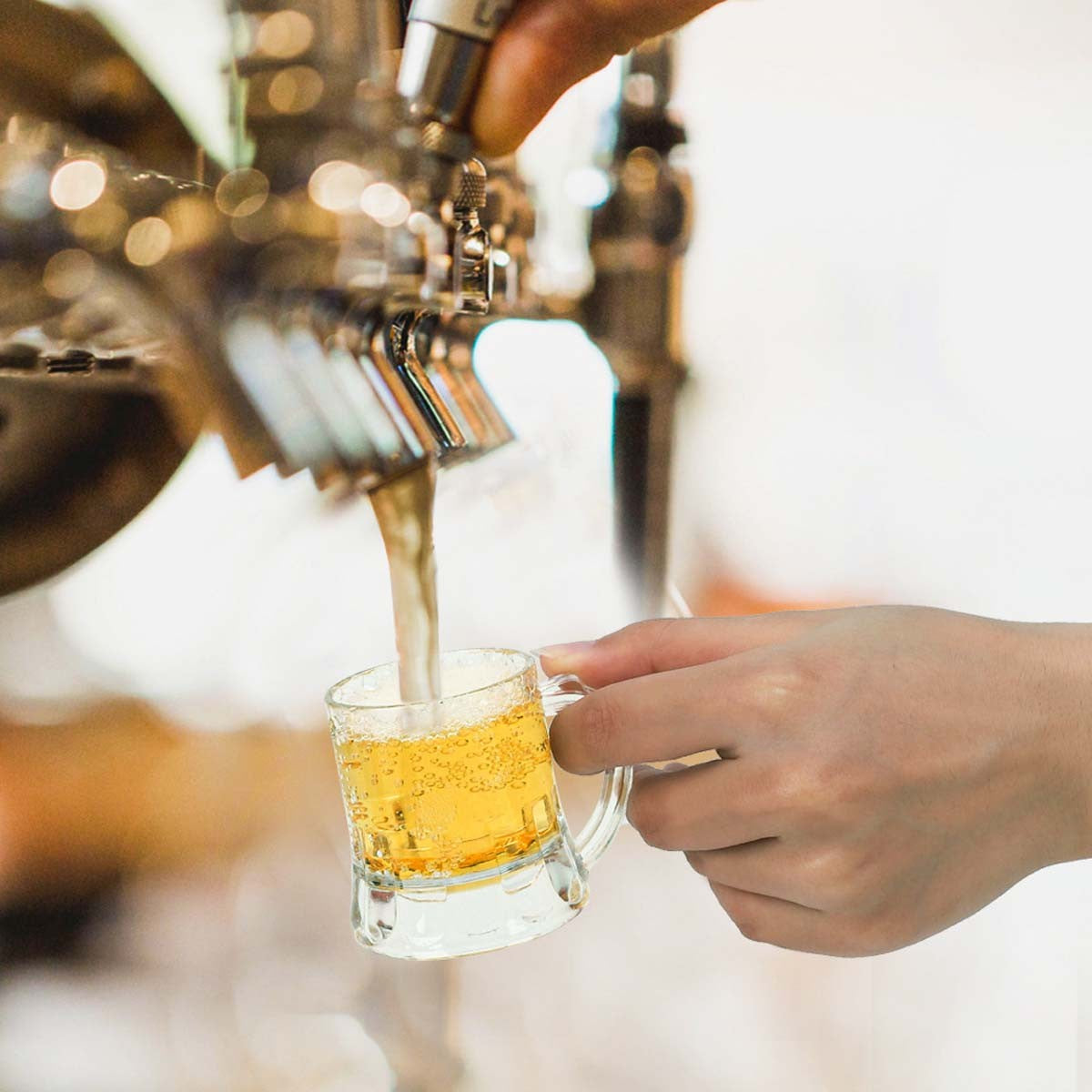 1/6Pcs Mini Clear Beer Stein, 2oz Beer Mugs, Shot Glasses for Drinking Beer Festival Birthday Party Supplies, Wedding Wine Glass