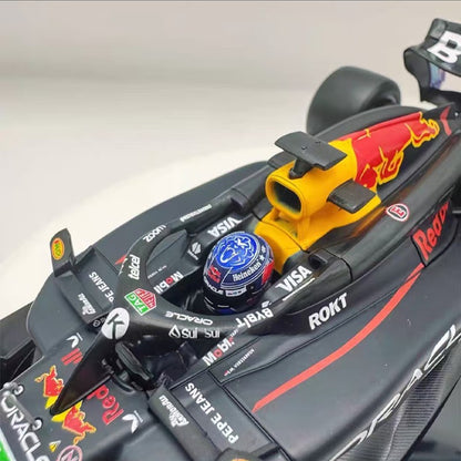 New In Stock Bburago 1:24 Red Bull Rb20 Las Vegas Gp #1 Champion Helmet Alloy Miniature Diecast Model Ace Four Verstappen Toys