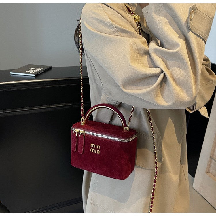 2025 Light Luxury Designer Retro Box Bag Female Korean Version of The Texture One-shoulder Messenger Mini Earphone Lipstick Bag