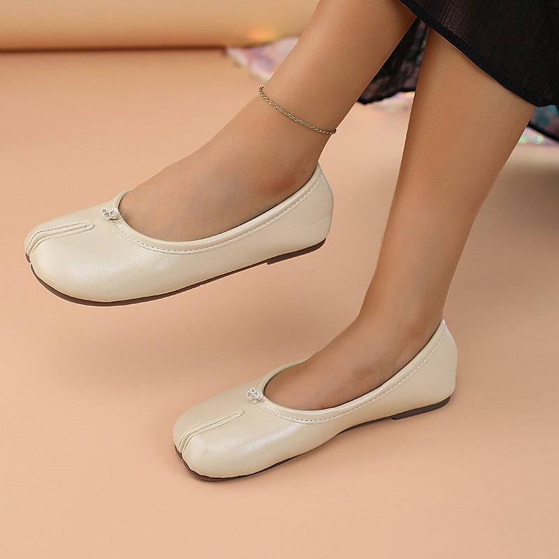 Comfortable Tabi Split Toe Ballet Flats - Ruffled Mary Jane Shoes Pig Hoof Shape Casual Wear