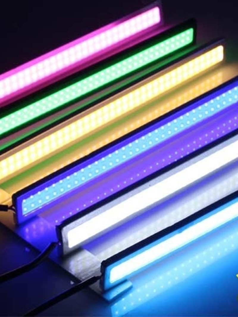 Duas luzes decorativas diurnas LED COB de motocicleta ultrafinas e ultrabrilhantes, luzes diurnas automáticas de baixa potência