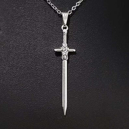 Personality Exquisite Sliver Color Knife Sword Pendant Stainless Steel Necklace for Women Men Gothic Punk Jewelry Accessory Gift
