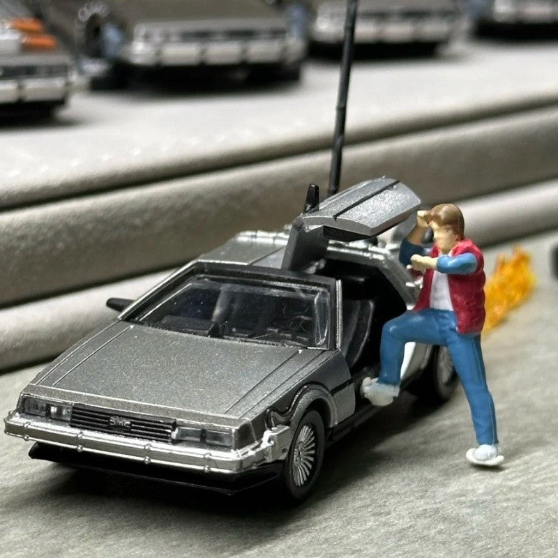 Tomy De Volta Para o Futuro Filme Boneco de Ação Brinquedo Colecionável Presente Modelo de Carro Exclusivo Enfeite Cápsula de Brinquedos
