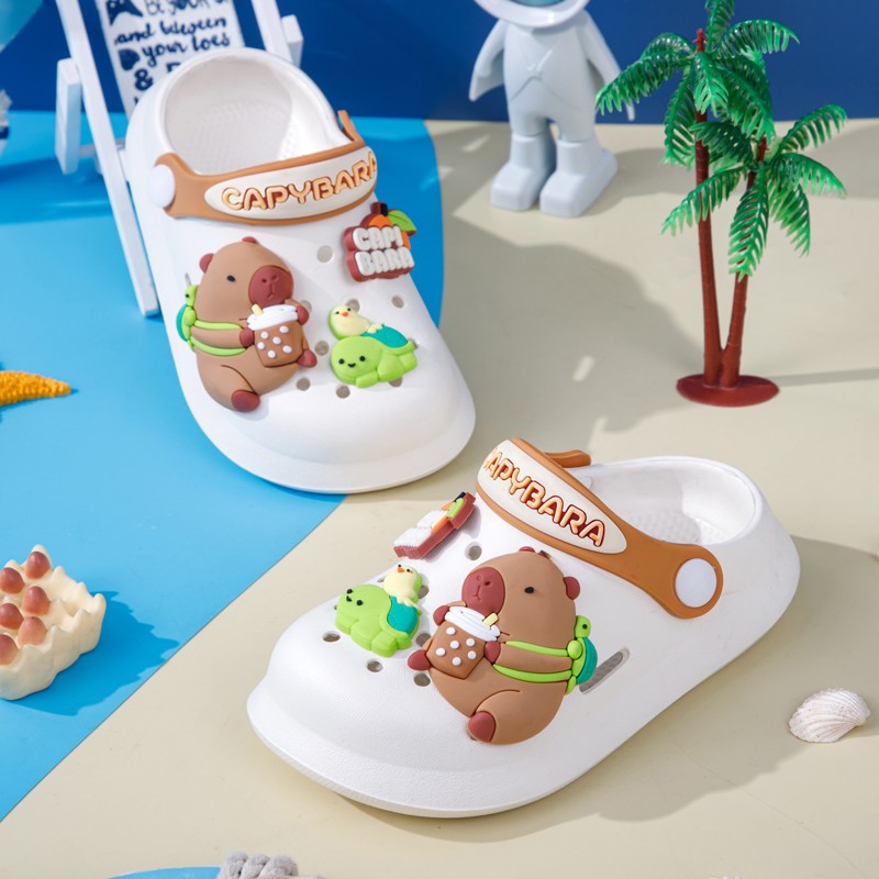 Summer Kids' Garden Clogs Shoes Boys & Girls Beach Sandal Kids Lightweight Breathable Cute Capybara Slip On Baby Slippers