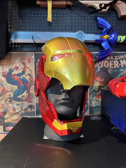 Capacete Homem de Ferro Marvel Comics Máscara Elétrica Usável 1:1 Modelo de Abertura e Fechamento Automático Personagens Brinquedos Adultos Presente de Aniversário