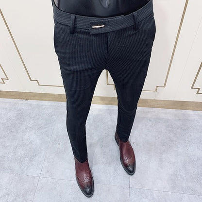 Calça Social Listrada Masculina Slim Fit com Tornozelo Justo Calça Social Masculina para Escritório e Festa Calça Social Masculina para Negócios Slim Fit