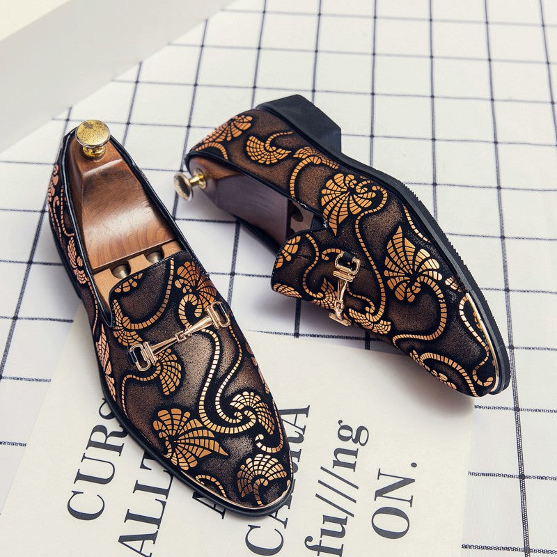 New pointed British men's business dress set with leather shoes and oversized men's shoes, fashionable and versatile