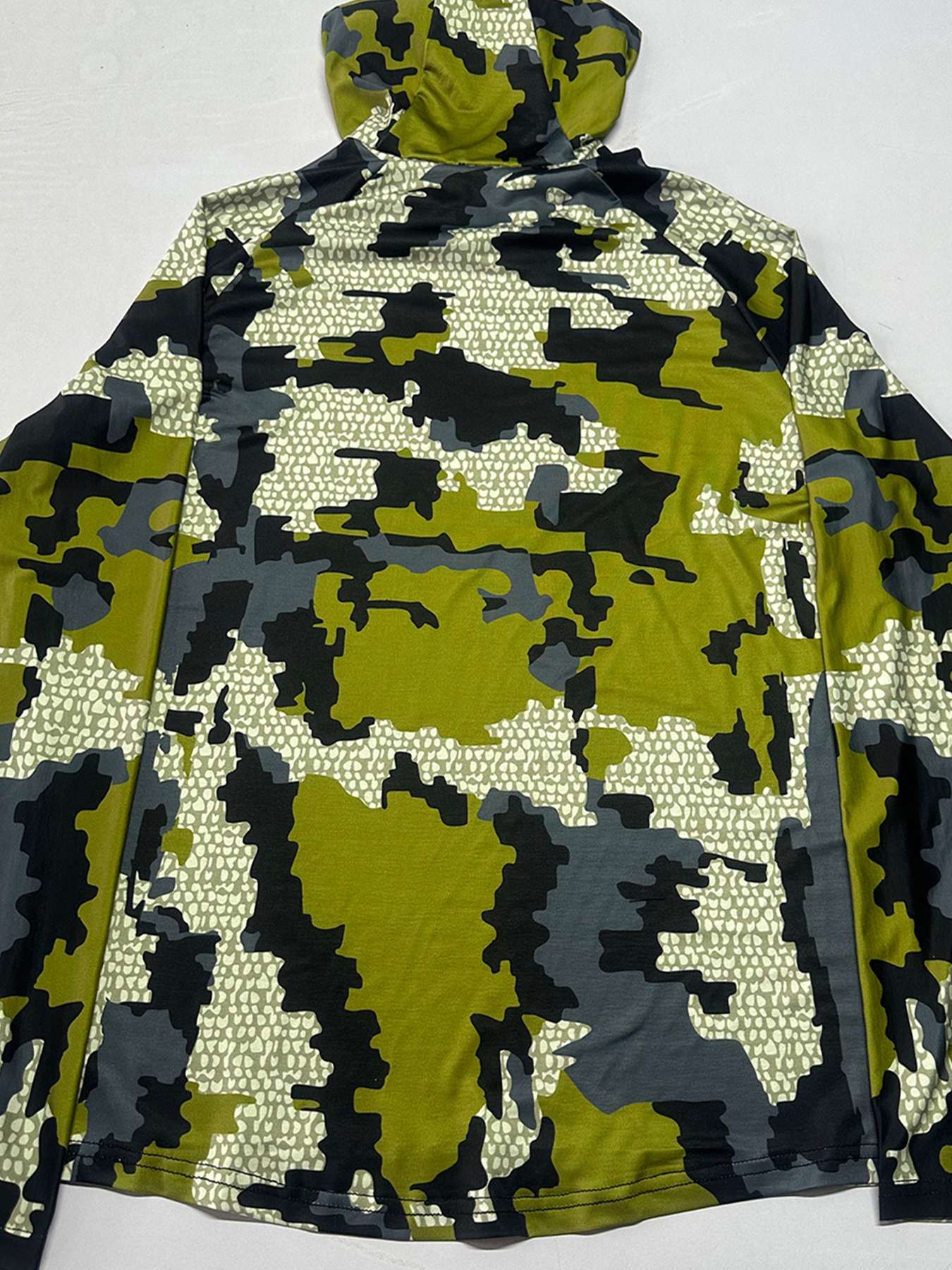 Camisa Masculina Camuflada de Manga Longa com Capuz para Pesca com Proteção Solar Anti-UV UPF 50+ para Caça e Atividades ao Ar Livre na Selva