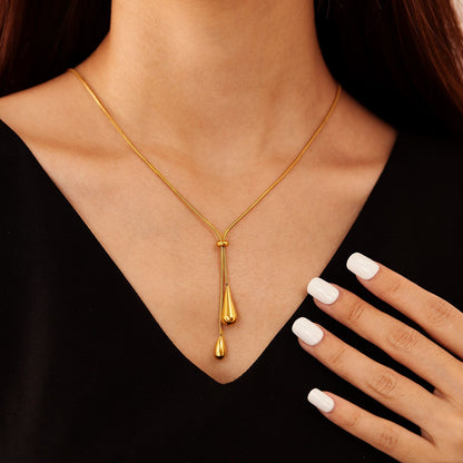 Colar Feminino com Pingente de Gota D'água com Borla em Aço Inoxidável Banhado a Ouro, Estilo Europeu e Americano, Corrente na Clavícula, Joia para Festa