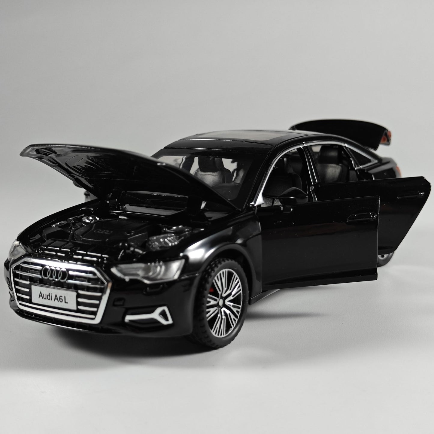 1:32 Audi A6L Sedan de Luxo de Médio Porte Modelo de Carro em Liga Metálica Diecast Coleção de Hobbies Sensações Miniatura Presente Com Namorado