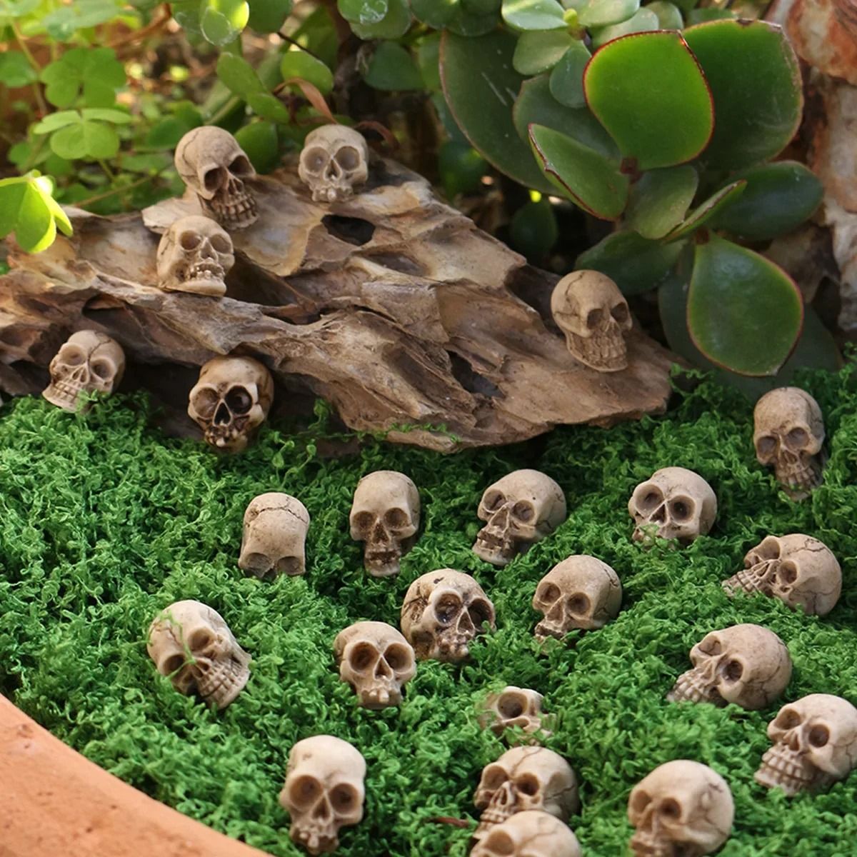 20pcs Halloween Decorative Skeleton Head Miniature Ornaments Outdoor Home Garden Lawn Unique Flower Pot Decorative Skull Statue