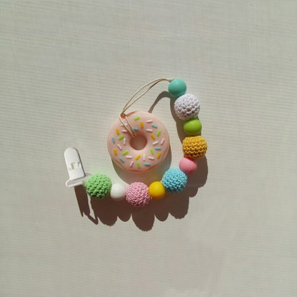 100 Pcs 20 Color Mixed Hot D Shape 25mm Plastic Baby Pacifier Clip Holder Newborn Baby Dummy Soother Bib Toy Chain Gift