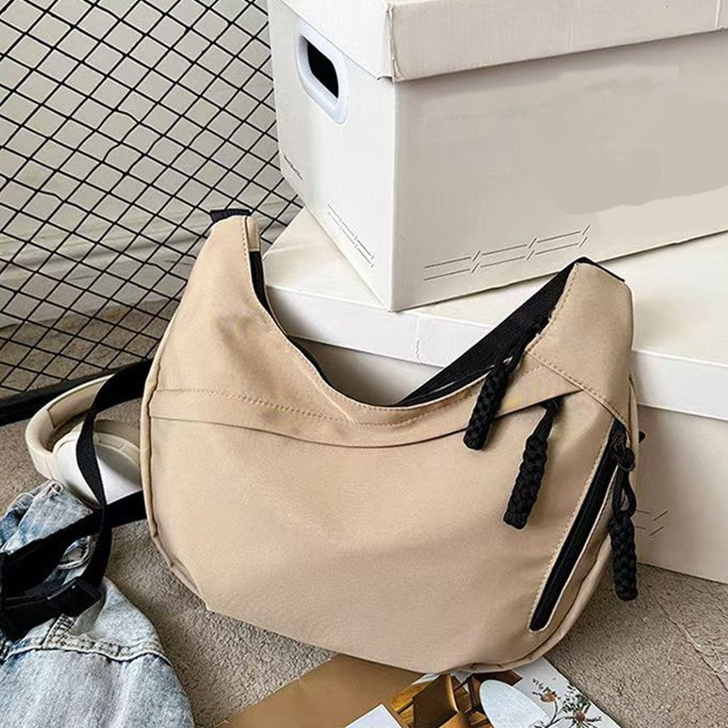 Neutral Style Shoulder Bag for Men and Women, Suitable for Casual Outings and Work Use Made of Nylon Material.