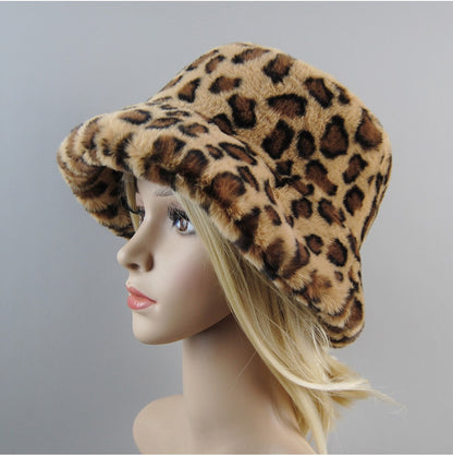 Chapéus de pele de coelho falso supermacios estilo novo 2025, forro de algodão para mulheres, gorros de esqui de moda russa quentes, cor sólida de pelúcia