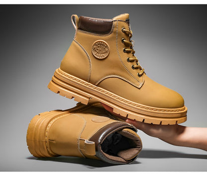 Botas masculinas de cano alto para as quatro estações, sapatos de trabalho ao ar livre antiderrapantes e confortáveis, botas amarelas de couro casuais britânicas da moda