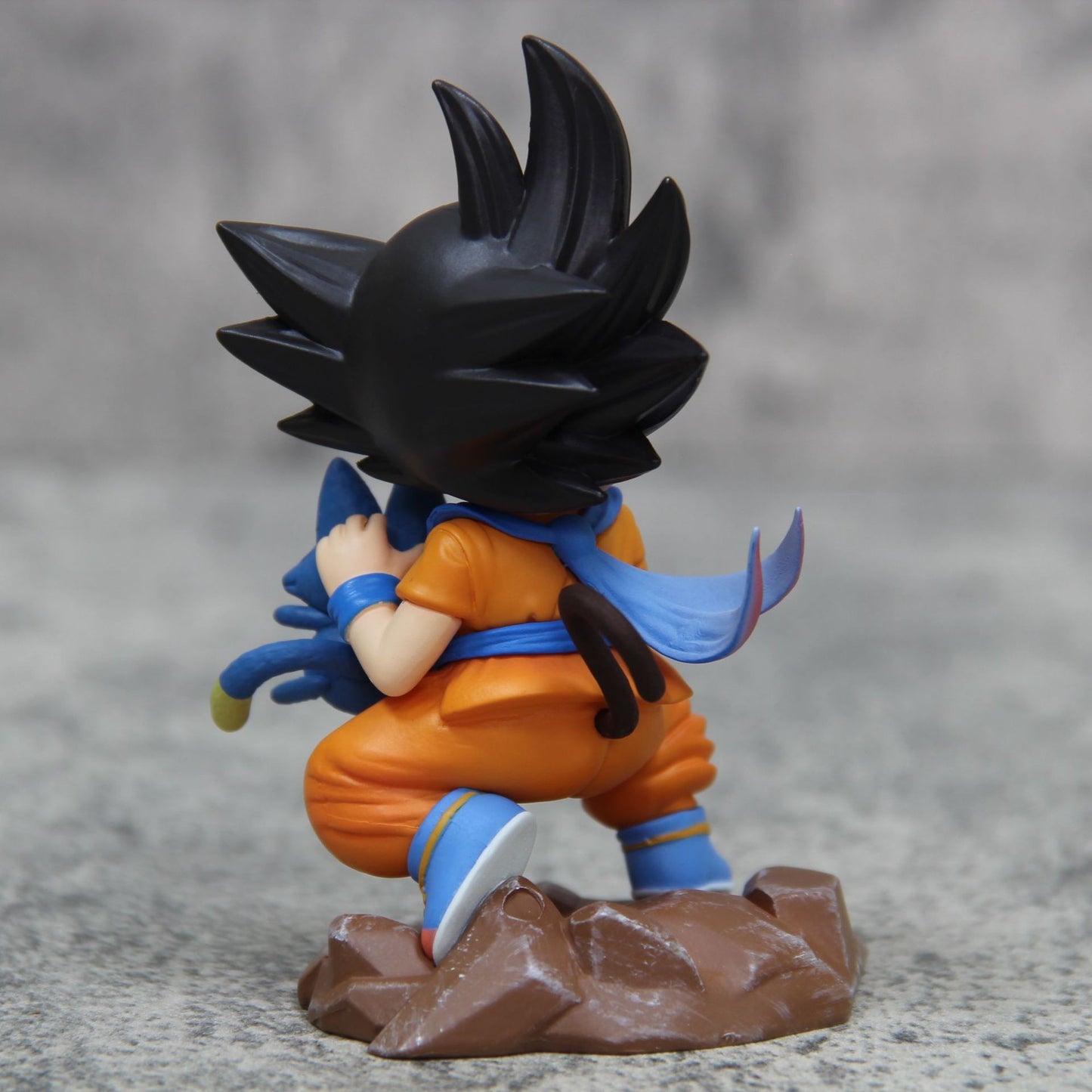 Dragon Ball Childhood Little Goku Hugs Puer Ya Mu Tea Little Follower Figure Doll Pvc Model Statue Collection Toys Ornamen Gift